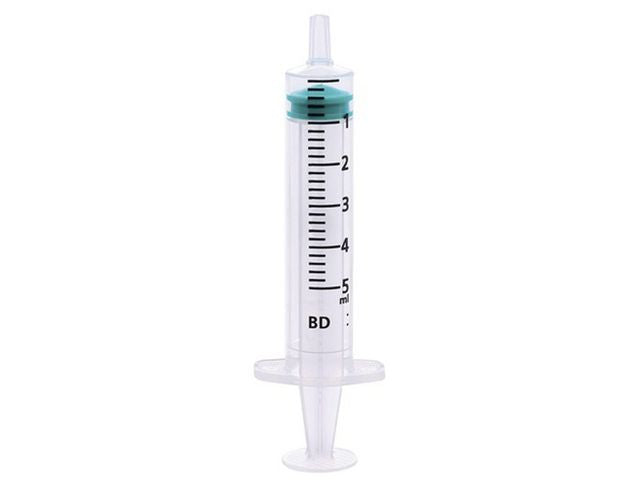 Syringe Emerald 5ml cap tip, center (100)